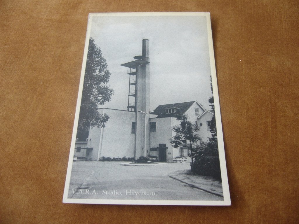 HILVERSUM  =  V.A.R.O. STUDIO, Ophalen of Verzenden, 1940 tot 1960, Ongelopen, Noord-Holland
