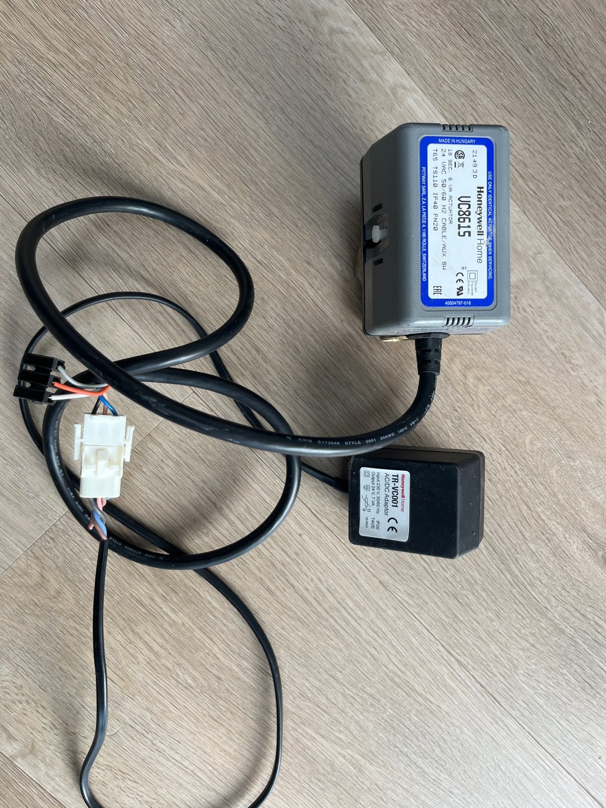 Honeywell Home UC8615 Actuator met TR-VC001 Adapter, Ophalen of Verzenden, Zo goed als nieuw, Overige typen