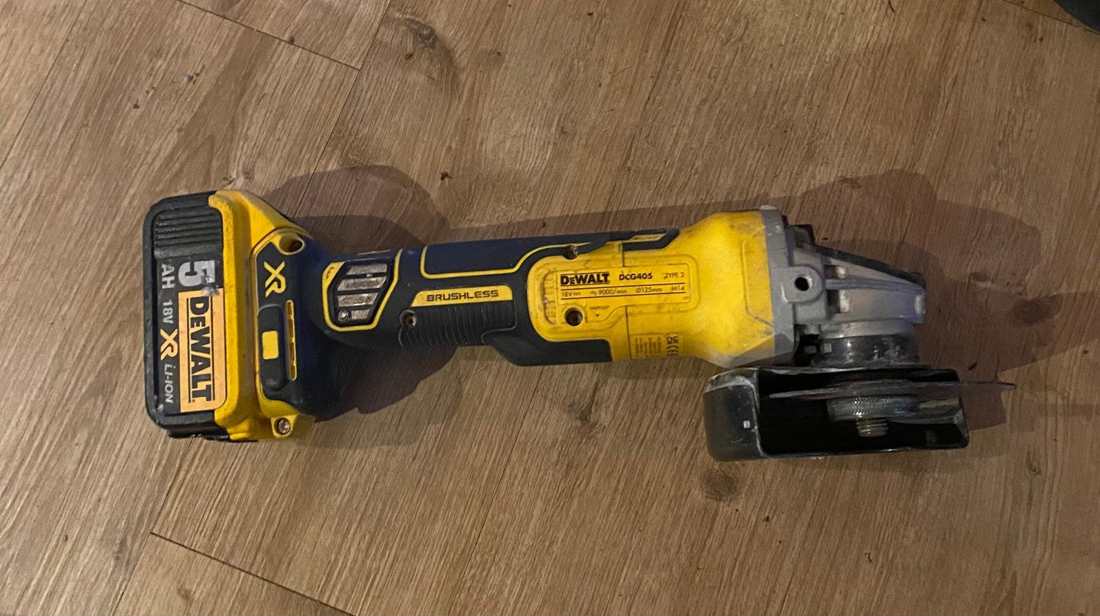dewalt dcg405 slijptol met 5 ah accu 150 euro, Ophalen, Zo goed als nieuw