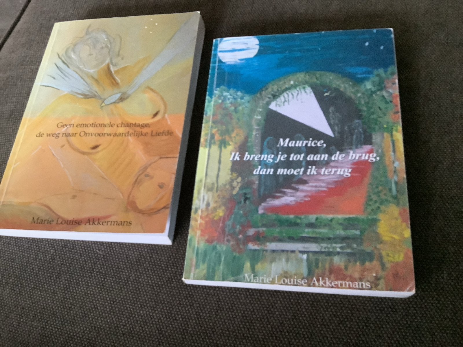 Boeken Marie Louise Akkermans - 2 stuks, Ophalen of Verzenden, Zo goed als nieuw