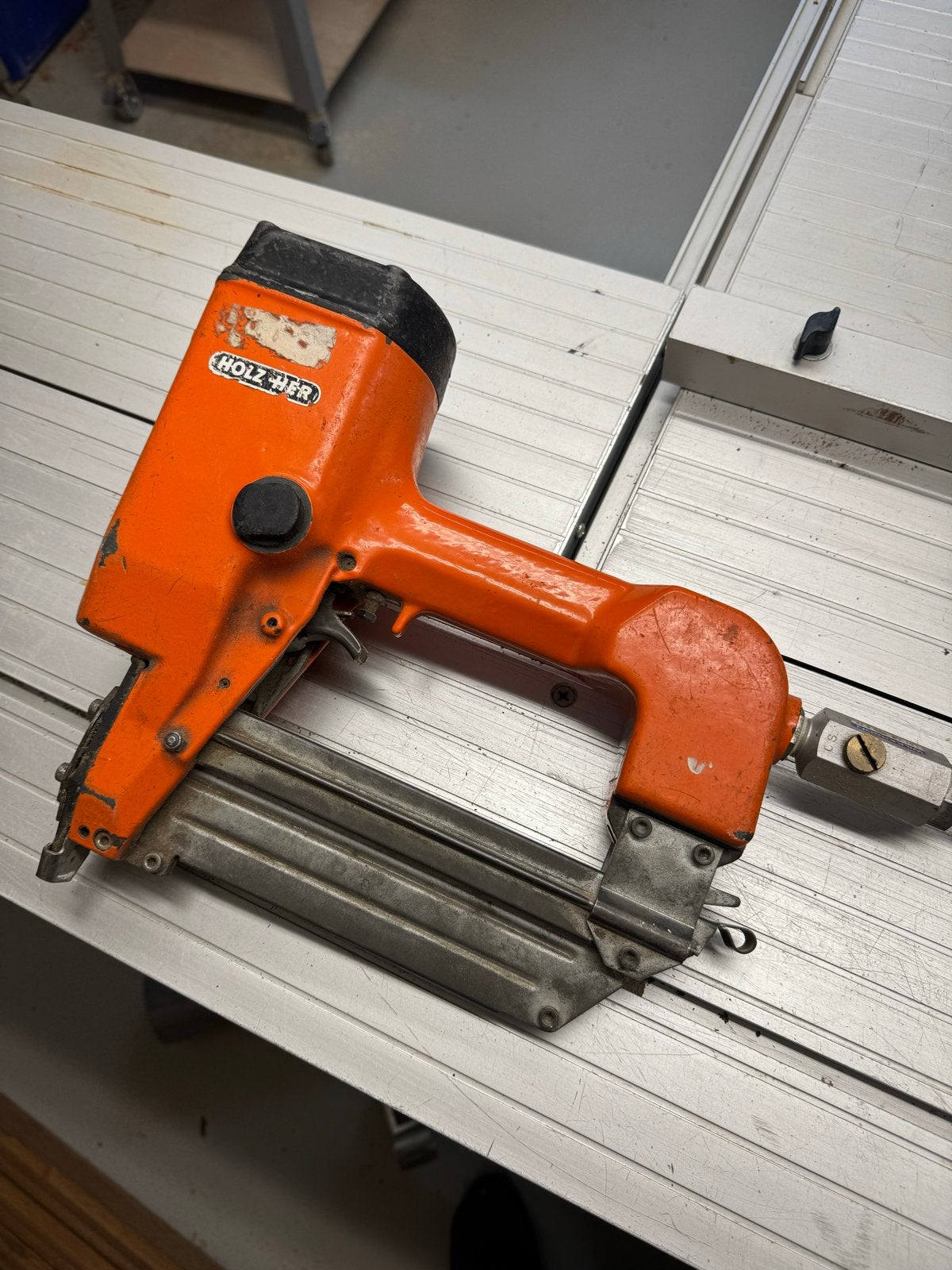 Holz Her Tracker Nietpistool Perslucht Type C 3415, Ophalen of Verzenden, Gebruikt