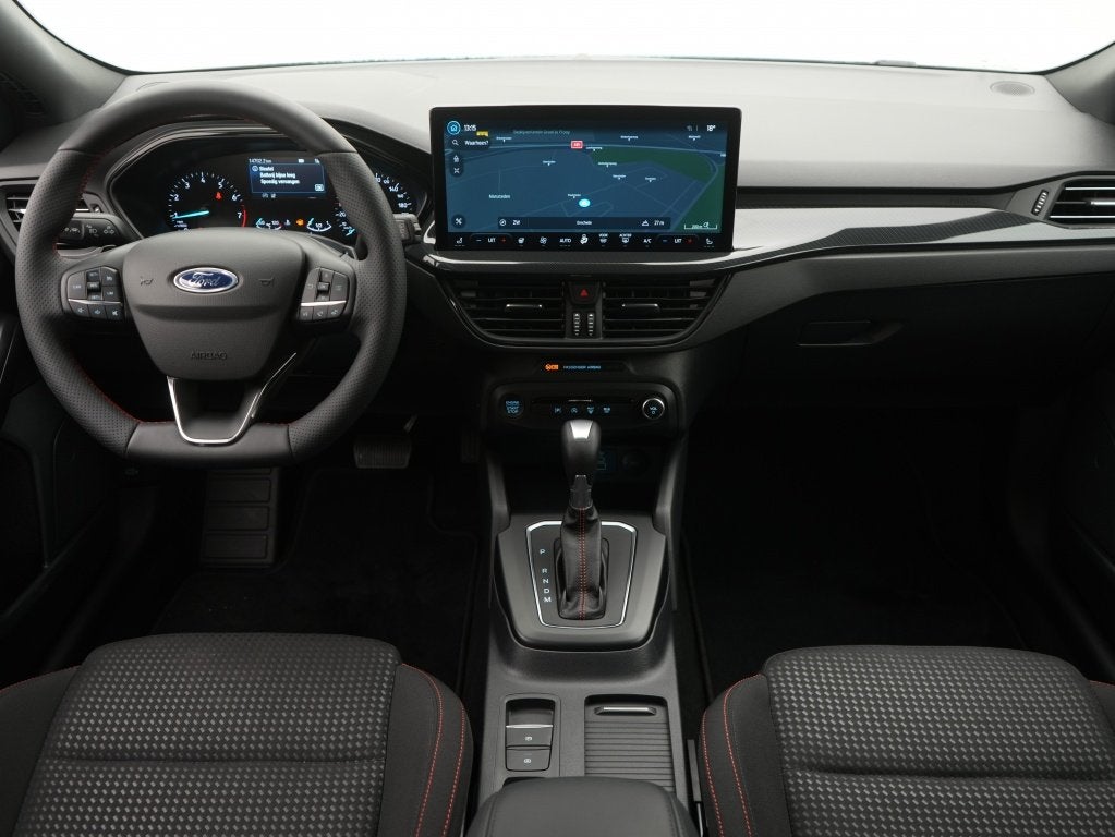 Ford Focus 1.0 Ecoboost automaat ST line X | Panoramdak | Af, 12 maanden, Stof, Gebruikt, Zwart