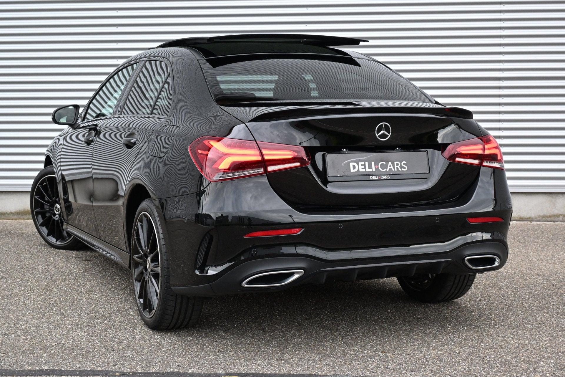 Mercedes-Benz A-Klasse 250 e AMG Night pakket | Burmester |, Auto's, Gebruikt, 4 cilinders, Automatische klimaatregeling, Zwart