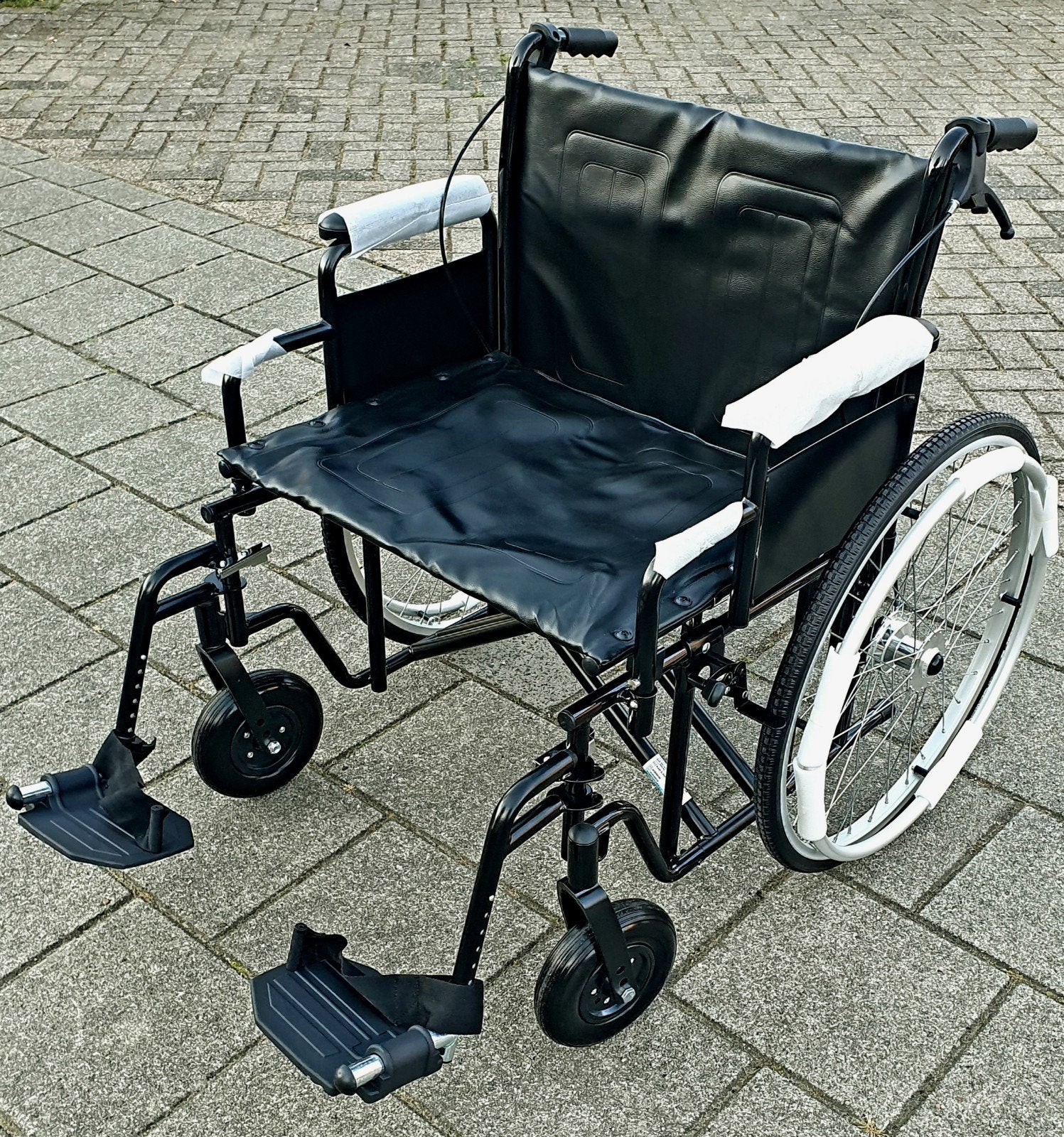 Extra brede rolstoel 61 cm breed NIEUW, Extra brede rolstoel 61 cm breed, Nieuw, Extra brede rolstoel 61 cm breed, Inklapbaar