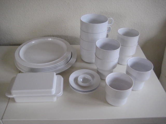Mepal servies 37 stuks wit + Retro schaaltjes eierdoppen, Ophalen of Verzenden, Gebruikt