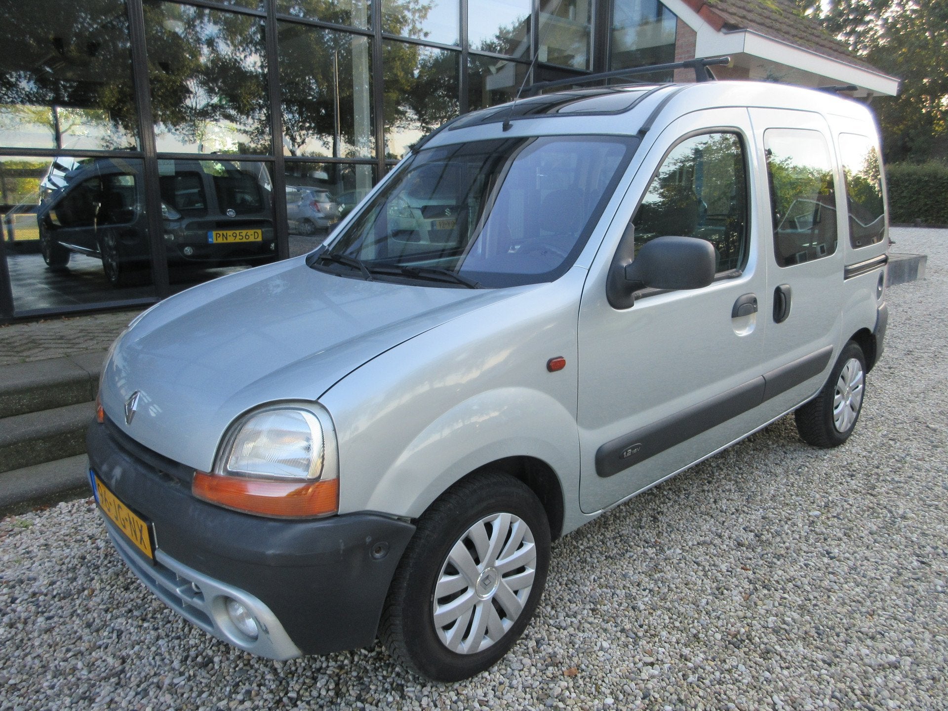 Renault Kangoo rolstoelvervoer airco (bj 2002), Voorwielaandrijving, Stof, 4 cilinders, Bedrijf