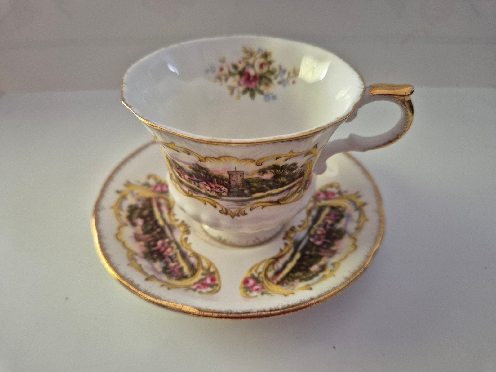Set van 2 Vintage Porseleinen Kop en Schotels, Ophalen