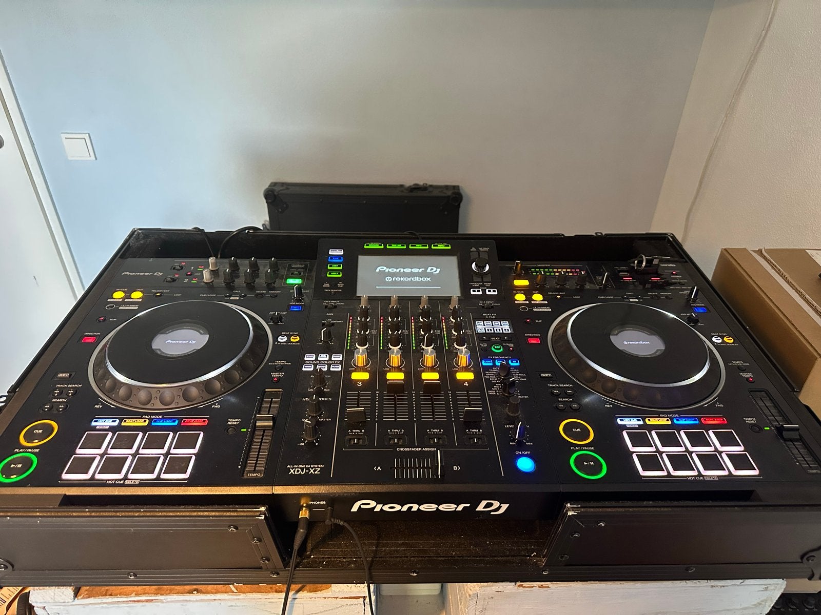 Pioneer XDJ-XZ - Incl. Flightcase (t.w.v. 200,-)