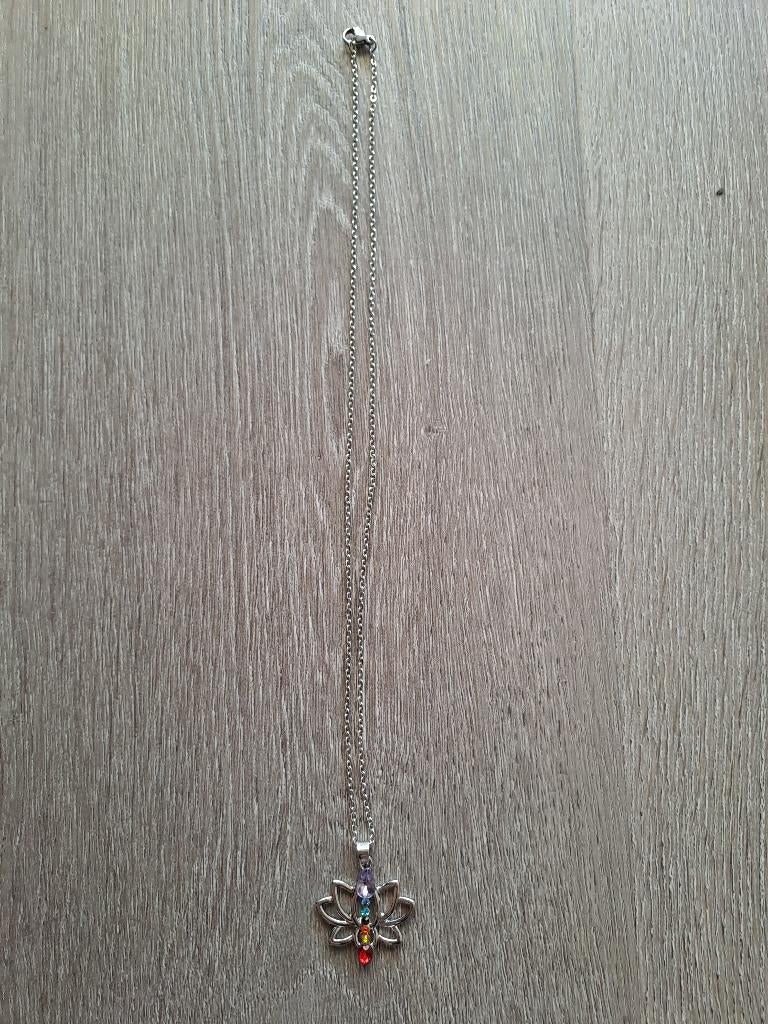 7 chakra lotus ketting, Sieraden, Tassen en Uiterlijk, Kettingen, Nieuw, Overige materialen, Zilver, Met hanger, Ophalen of Verzenden