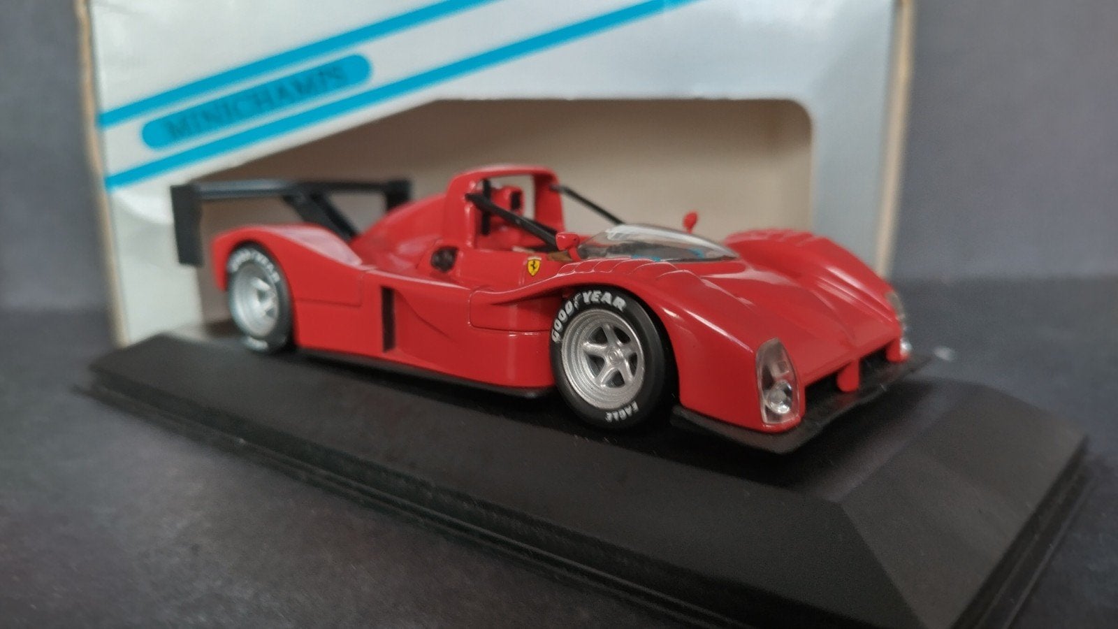 Ferrari 333 SP presentation 1:43 Minichamps Pol, Hobby en Vrije tijd, Modelauto's | 1:43, Overige merken, Aachen Germany., Auto