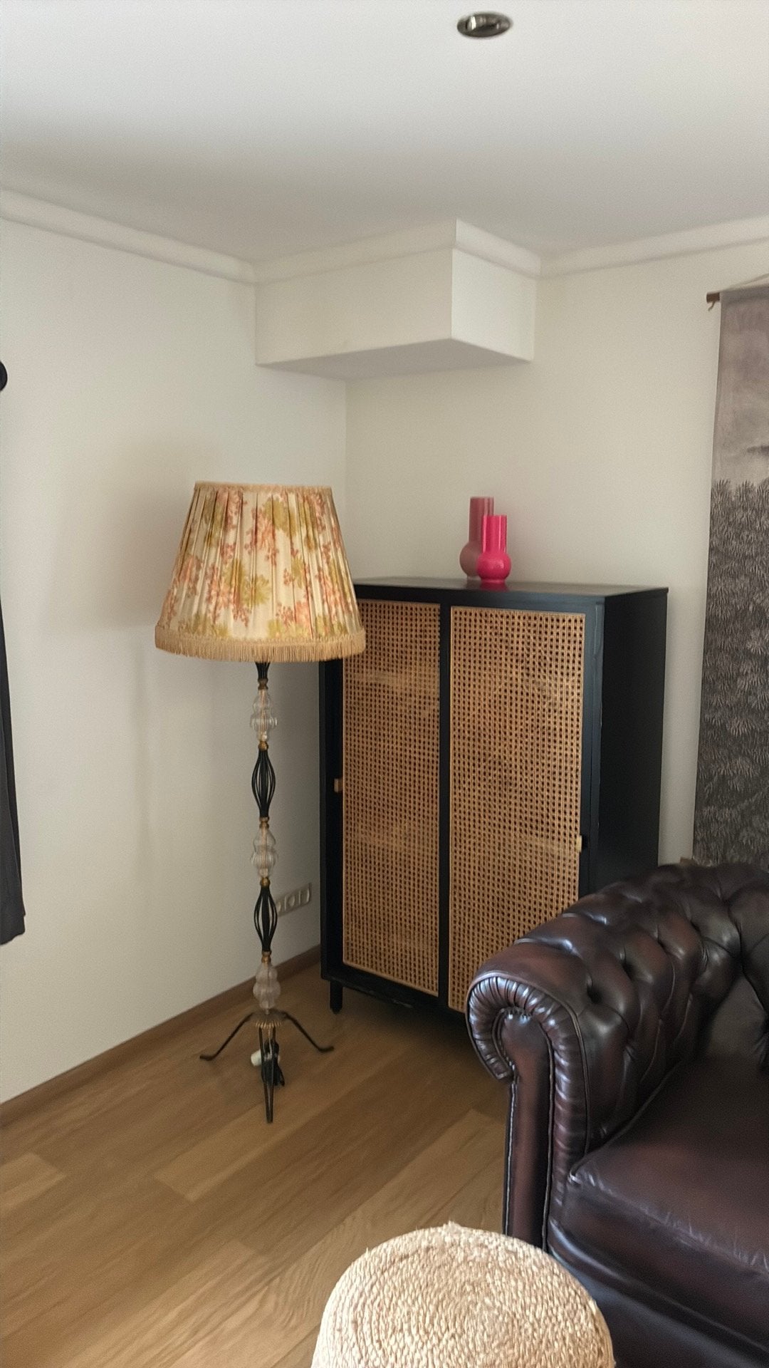Retro Vintage jaren 70 vloerlamp Hollywood Regency stijl, Huis en Inrichting, Lampen | Hanglampen, Ophalen, Gebruikt, Glas, E27 (groot)