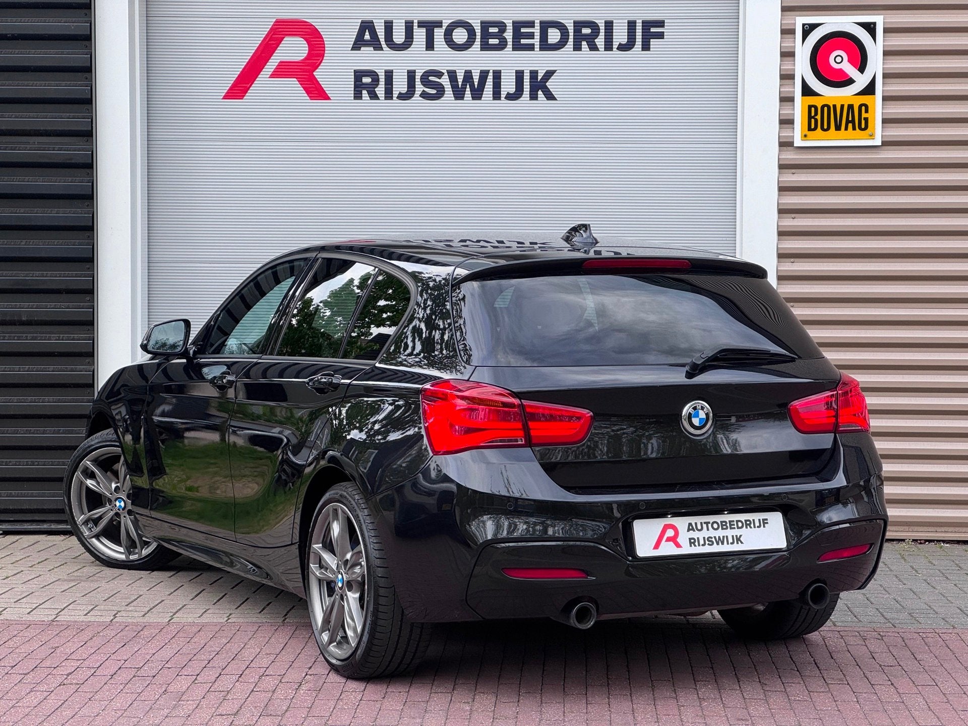 BMW 1-serie M135i xDrive Xenon/Keyless/Stoelverwarming, Gebruikt, Euro 6, 327 pk, Alcantara