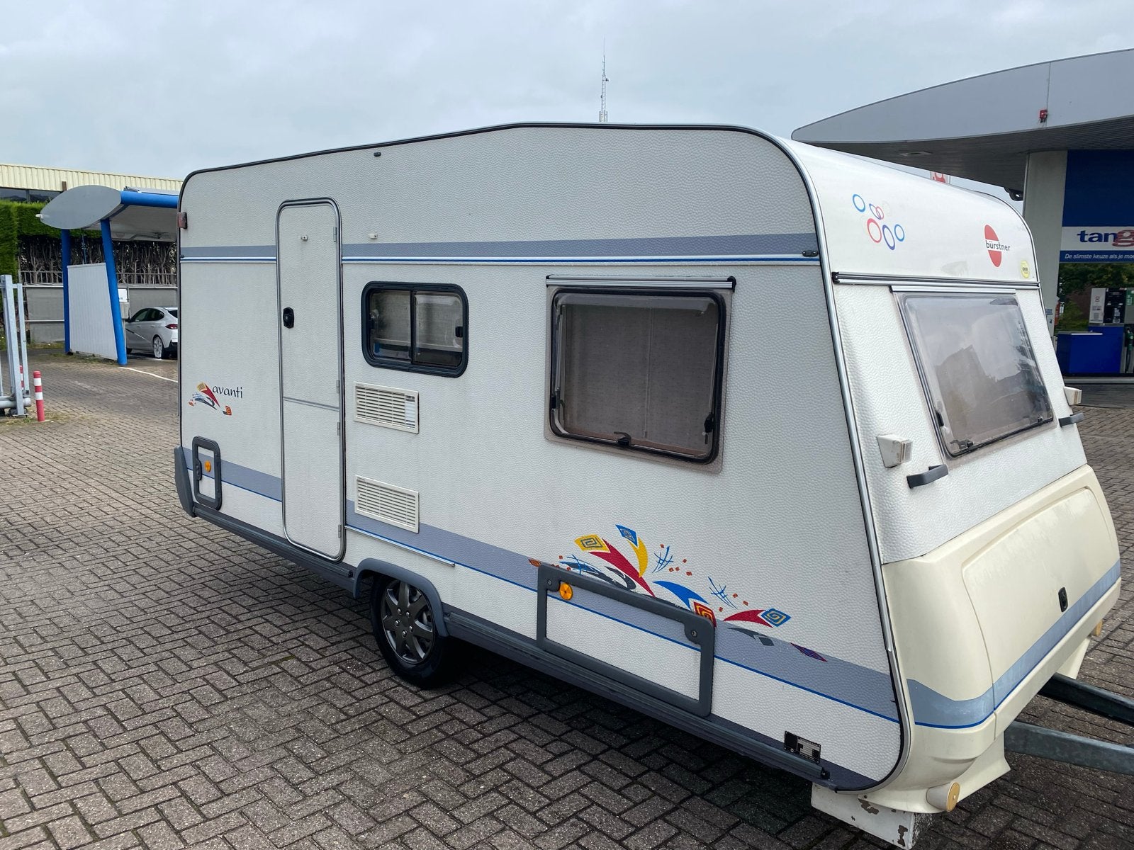 Burstner Avanti 420 TN (1998) incl. voortent en inboedel, Caravans en Kamperen, Caravans, Airco, Treinzit, 750 - 1000 kg, Particulier