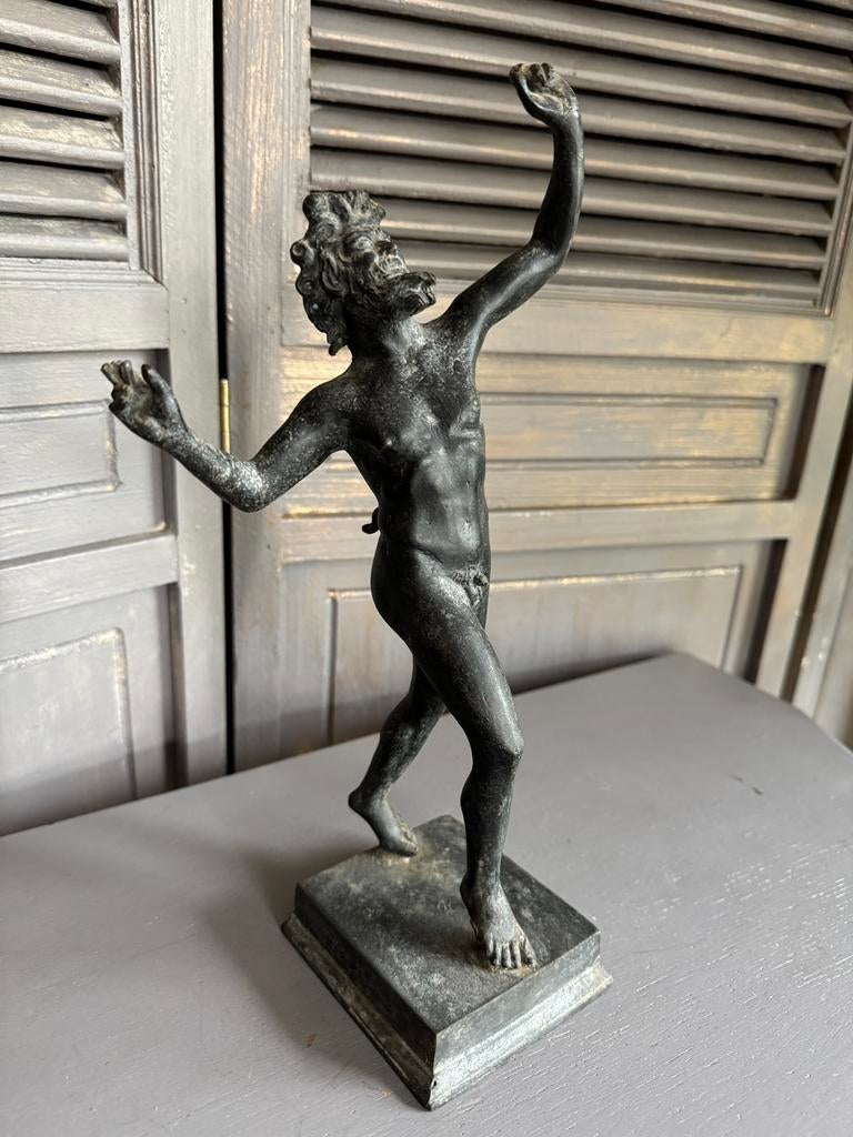 Bronzen beeldje “Dansende Faun” italie 19e eeuw 32cm hoog, Antiek en Kunst, Kunst | Beelden en Houtsnijwerken, Beeld, Brons, Overige onderwerpen