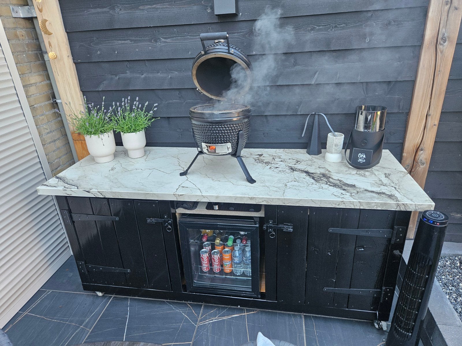 Buitenkeuken met Kamado BBQ en koelkast, Tuin en Terras, Buitenkeukens, Ophalen, Houtskool, Onbekend, Zo goed als nieuw