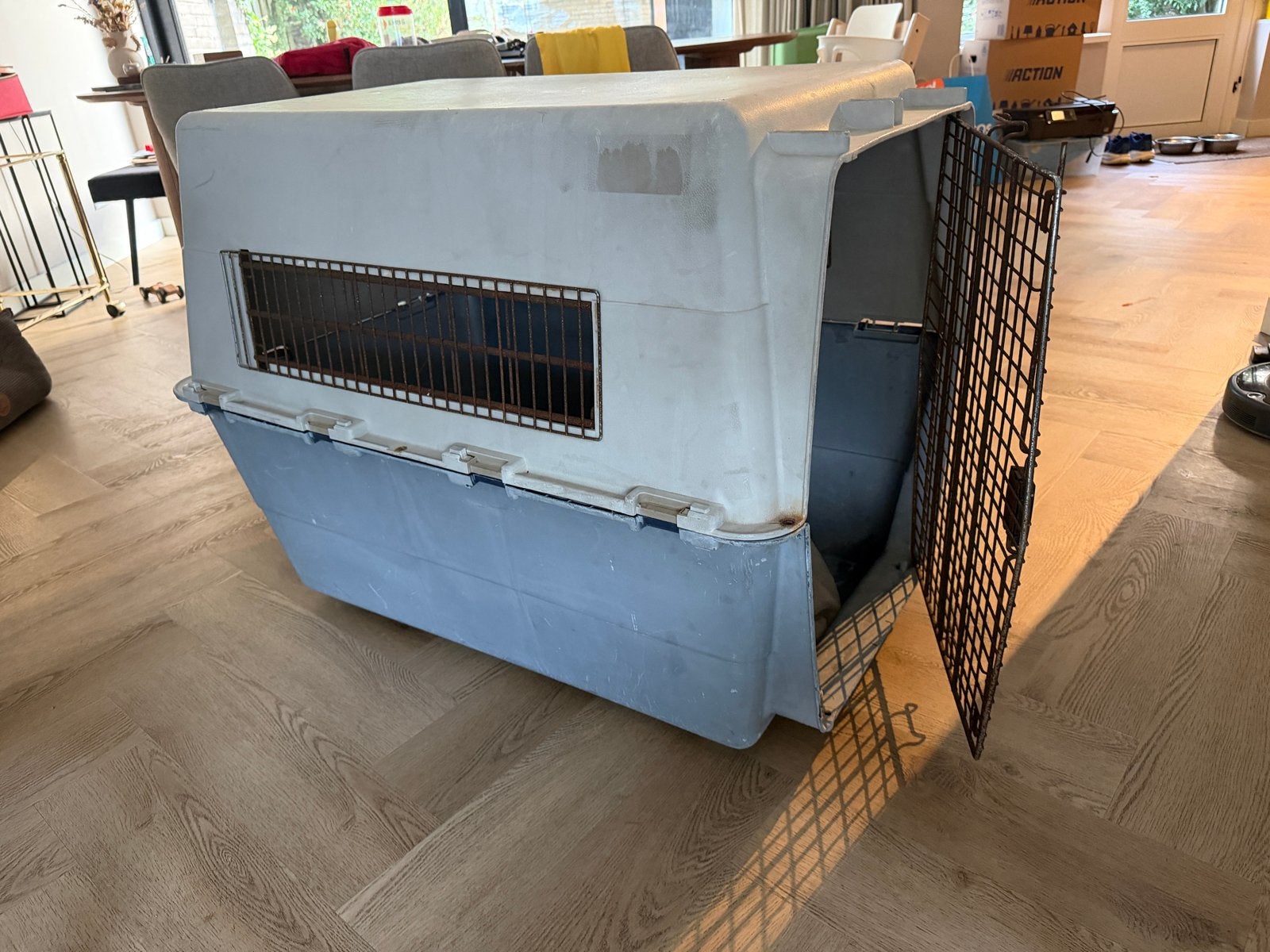 Honden bench / transport kooi vliegtuig, Ophalen