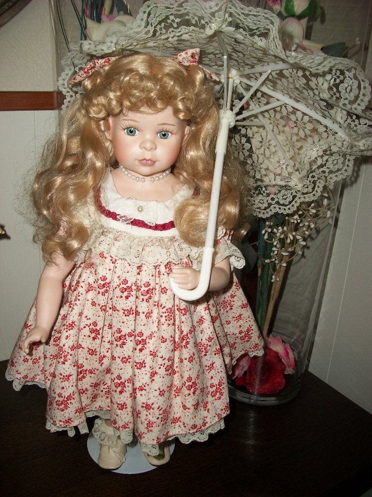 Porseleinen pop met parasolletje / 48 cm hoog, Ophalen of Verzenden, Zo goed als nieuw, Pop