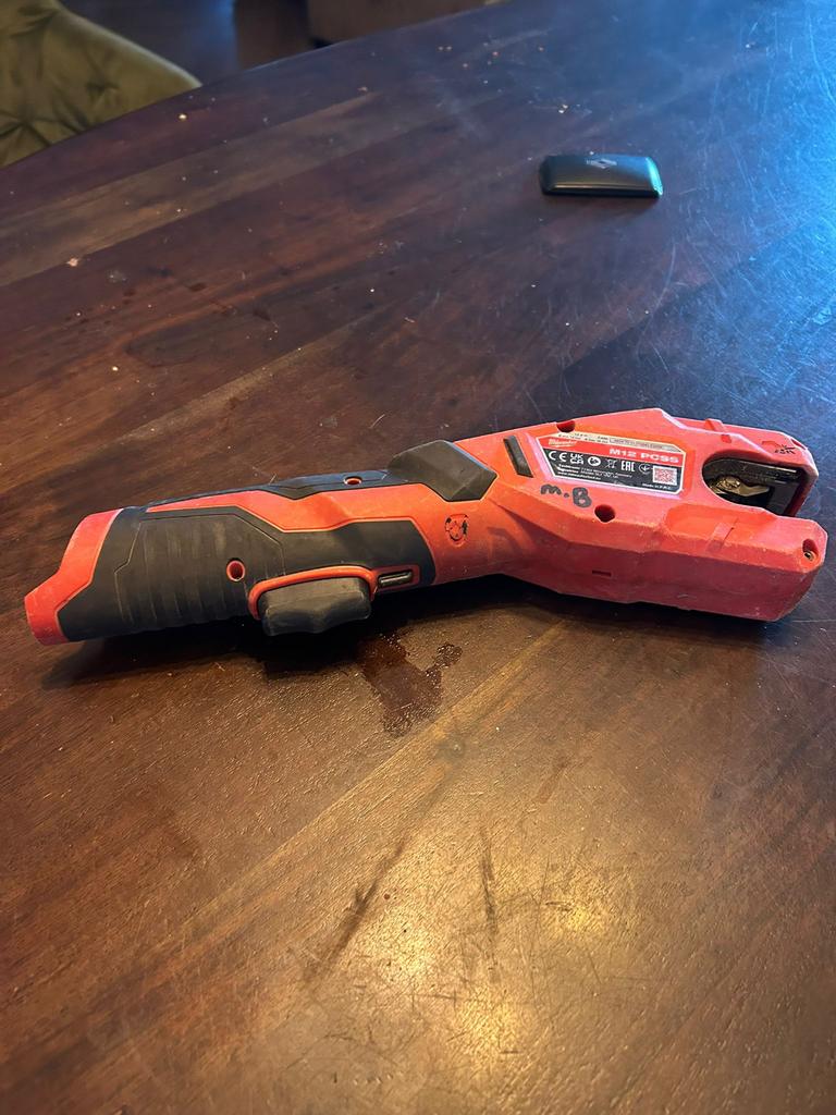 Milwaukee elektrische pijpensnijder, Ophalen of Verzenden, Gebruikt