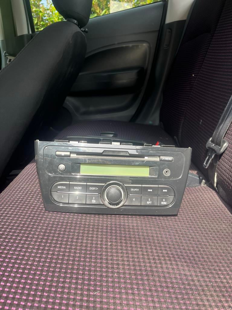 Mitsubishi space star radio( orgineel), Ophalen of Verzenden, Zo goed als nieuw