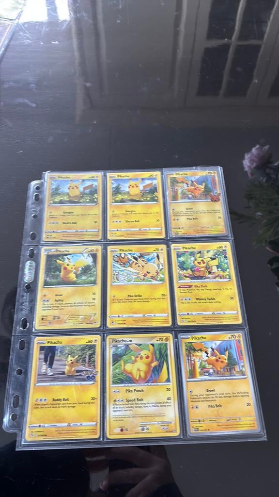 Pokemon kaarten, Pikachu, Ophalen of Verzenden, Zo goed als nieuw, Meerdere kaarten