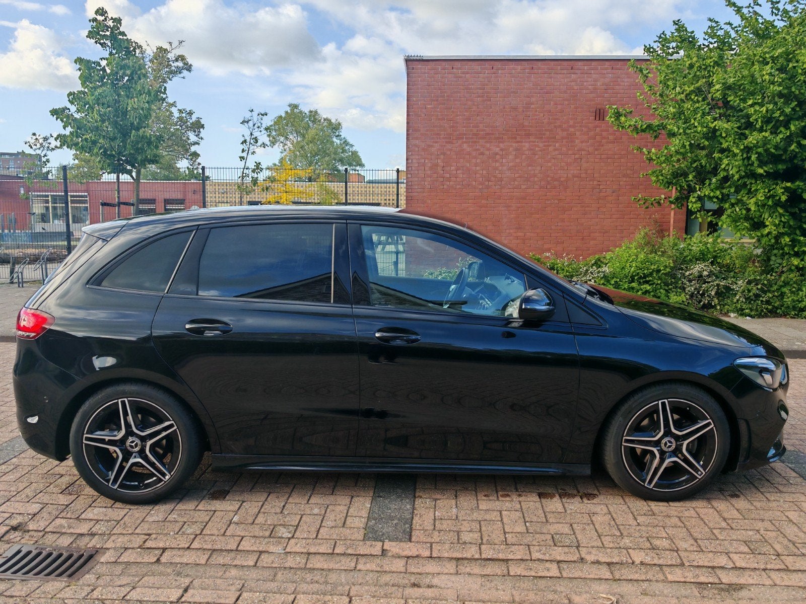 Mercedes B-Klasse B180 AMG automaat. Private Lease Overname, 136 pk, Zwart, 4 cilinders, 700 kg