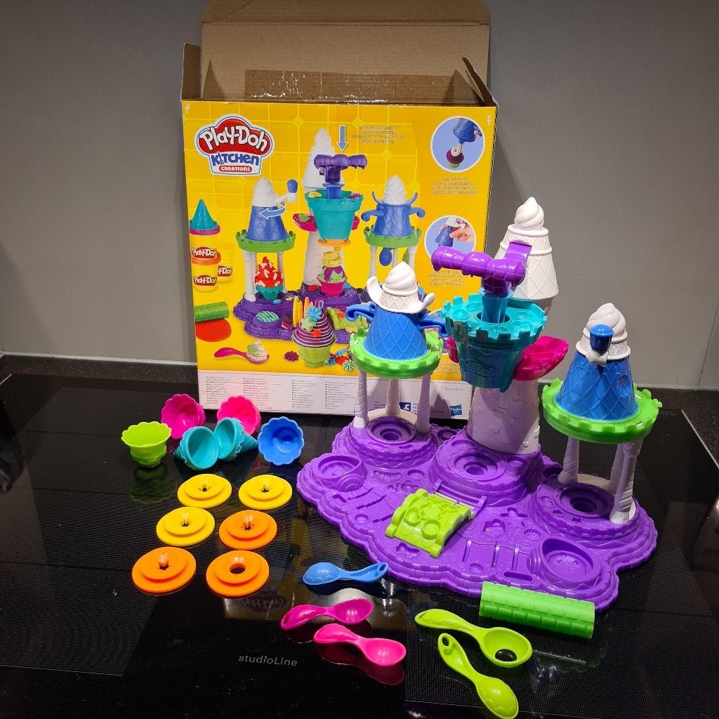 Play Doh Keuken inclusief doos., Kinderen en Baby's, Speelgoed | Educatief en Creatief, Ophalen of Verzenden, Gebruikt, Knutselen