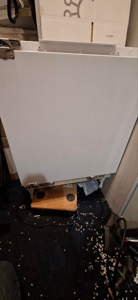 Inbouw koelkast Candy bieden 58*53*85, 200 liter of meer, Ophalen of Verzenden, Zonder vriesvak