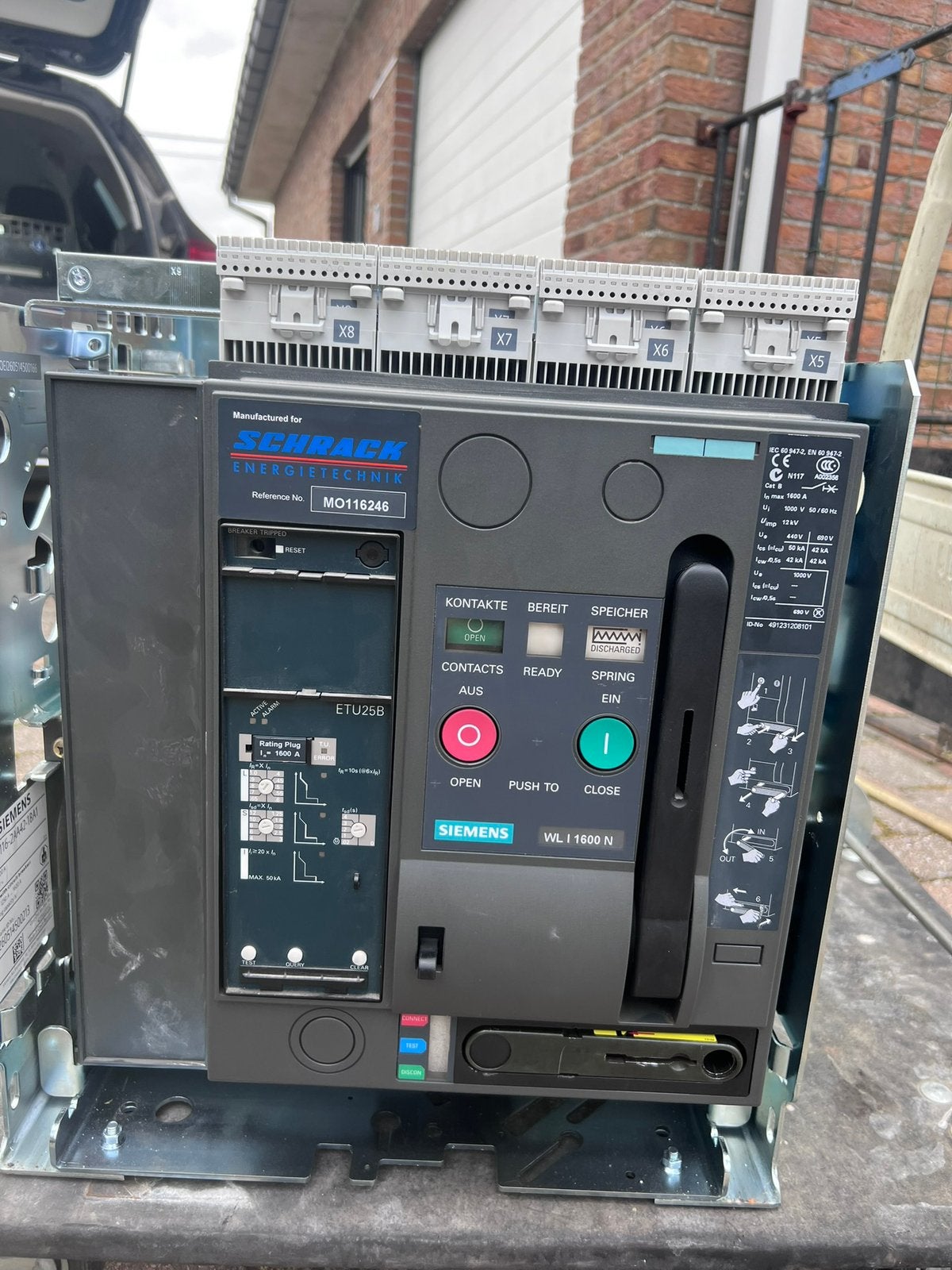 Siemens vermogensschakelaar 1600a, Ophalen