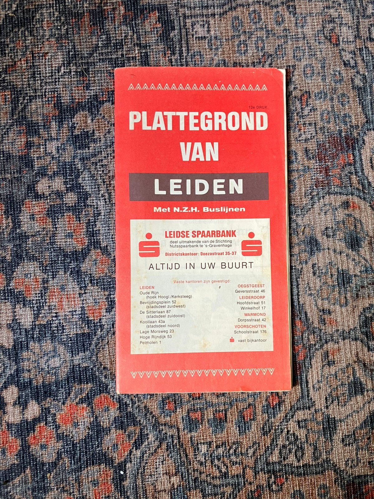 Oude plattegrond van Leiden met n.z.h. Buslijnen, Ophalen of Verzenden, 1800 tot 2000, Nederland, Landkaart