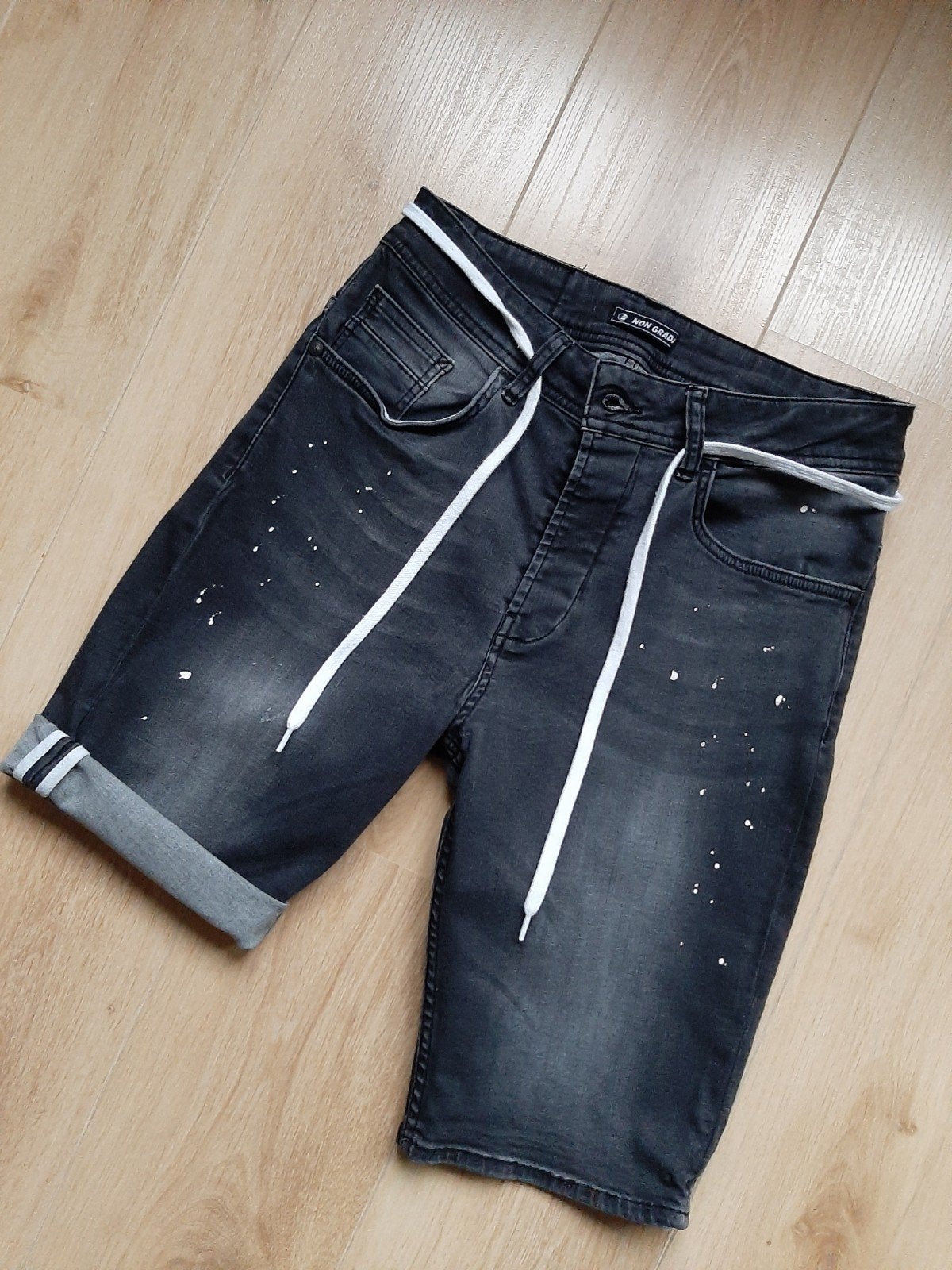 Non Grada The Sting korte jeans zwart/grijs Maat S, Zwart, W32 (confectie 46) of kleiner, Ophalen of Verzenden, Gedragen