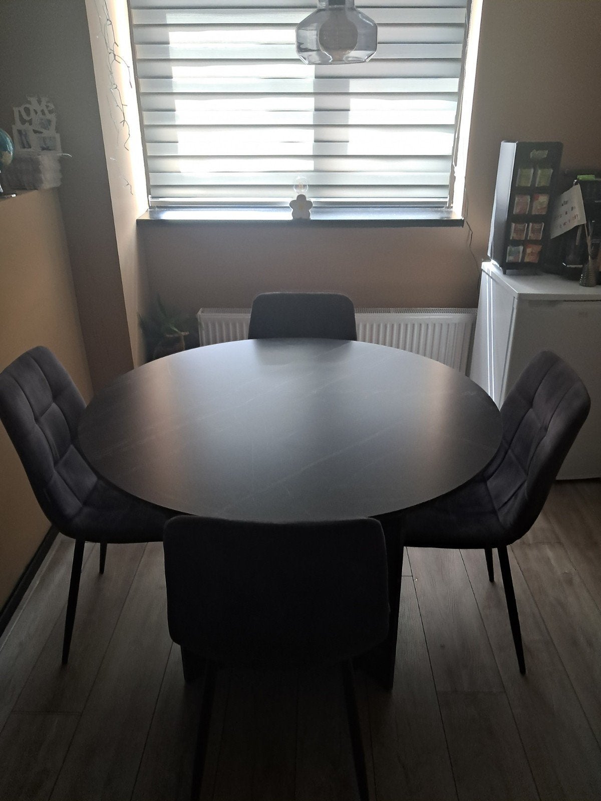 Eethoek ( rond) met 4 stoelen, Huis en Inrichting, Ophalen, Zo goed als nieuw, 4 tot 6 stoelen