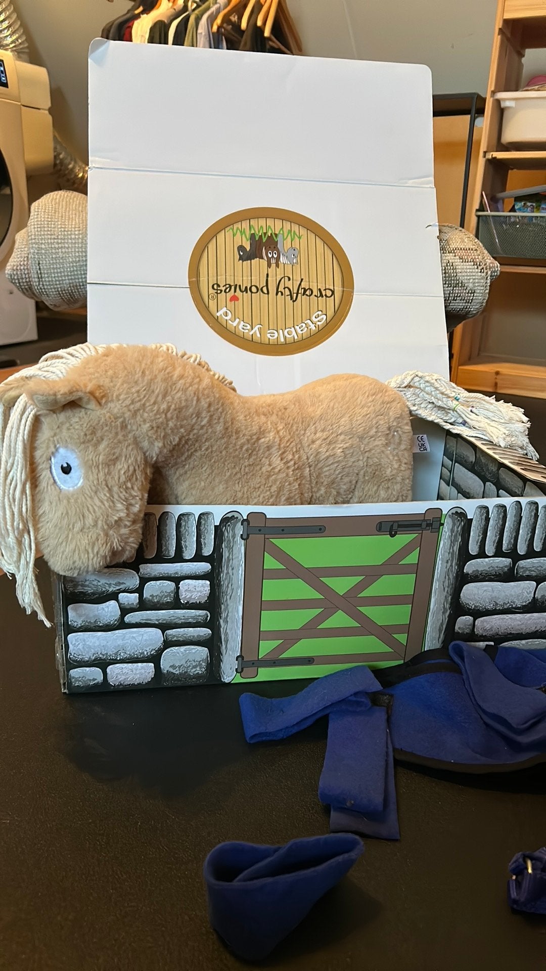 Craftie ponies - palomino + stal+fleecedeken set +, Ophalen of Verzenden, Zo goed als nieuw, Paard