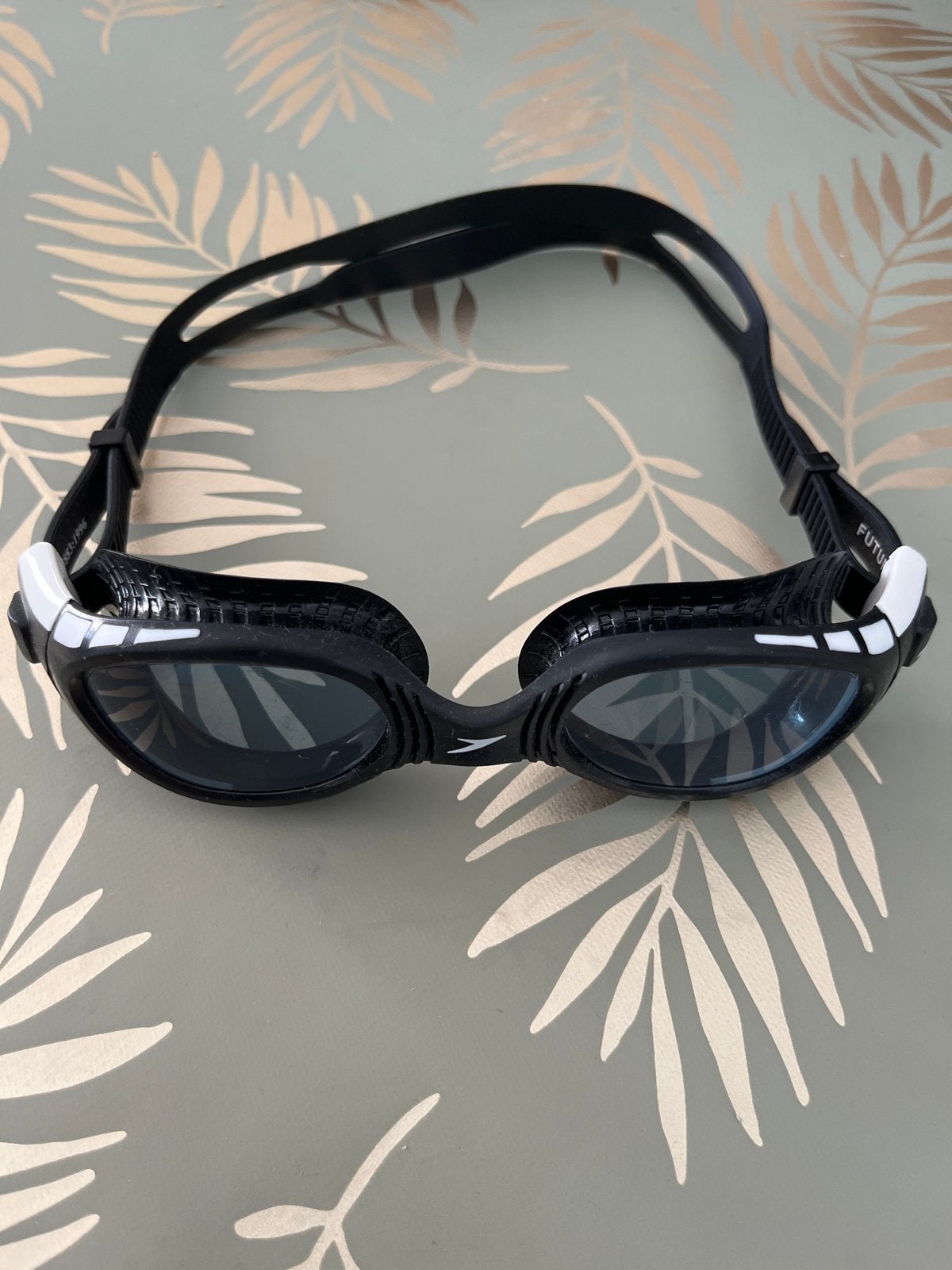 Speedo Futura Biofuse Flexiseal zwembril zijn merk Nike, Ophalen, Zo goed als nieuw