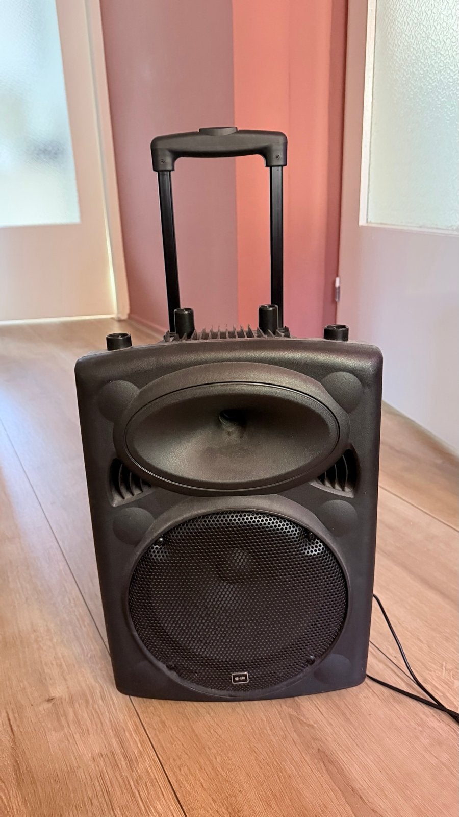Qtx QR10PA speaker, Gebruikt, Inclusief oplader, Party speaker, Ophalen of Verzenden
