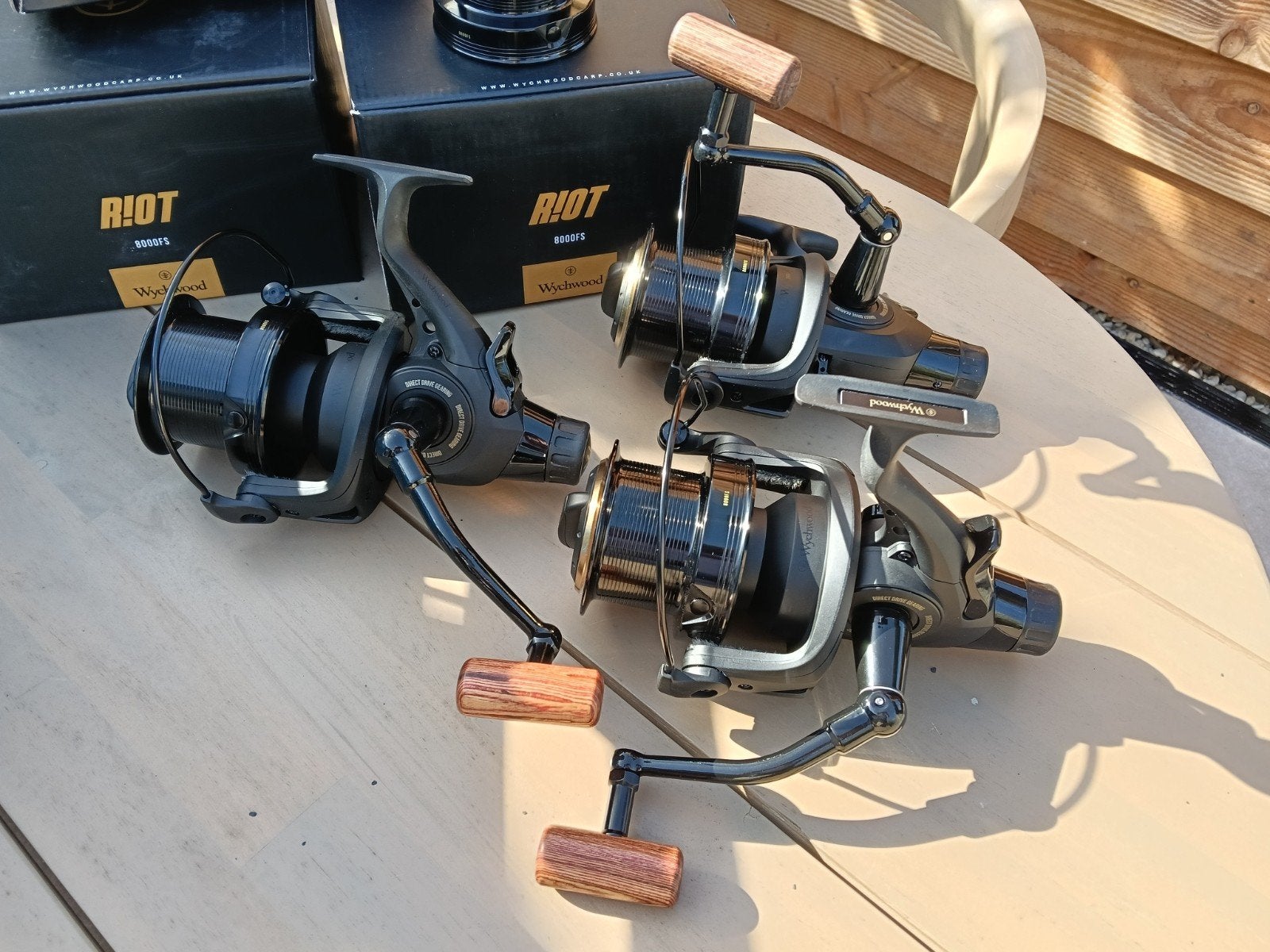 3 x nieuwe baitrunner Wychwood Riot FS 8000, Watersport en Boten, Ophalen of Verzenden, Nieuw, Molen