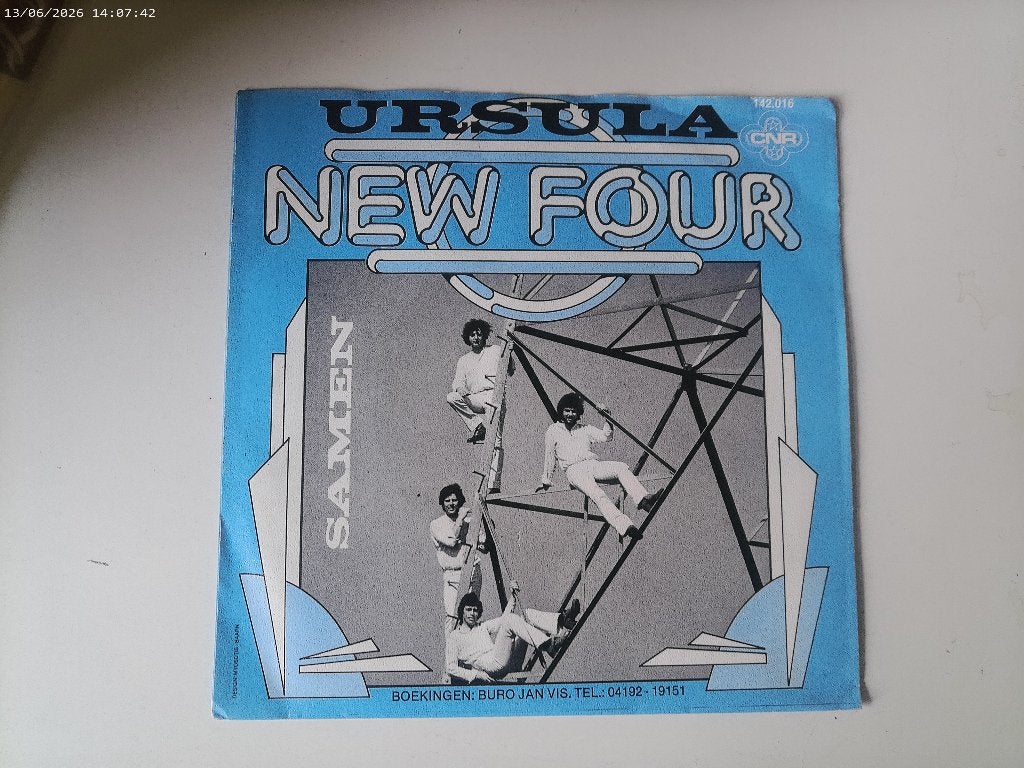 New Four - Ursula / Samen, Fotohoes, Ophalen of Verzenden, Zo goed als nieuw, Nederlandstalig