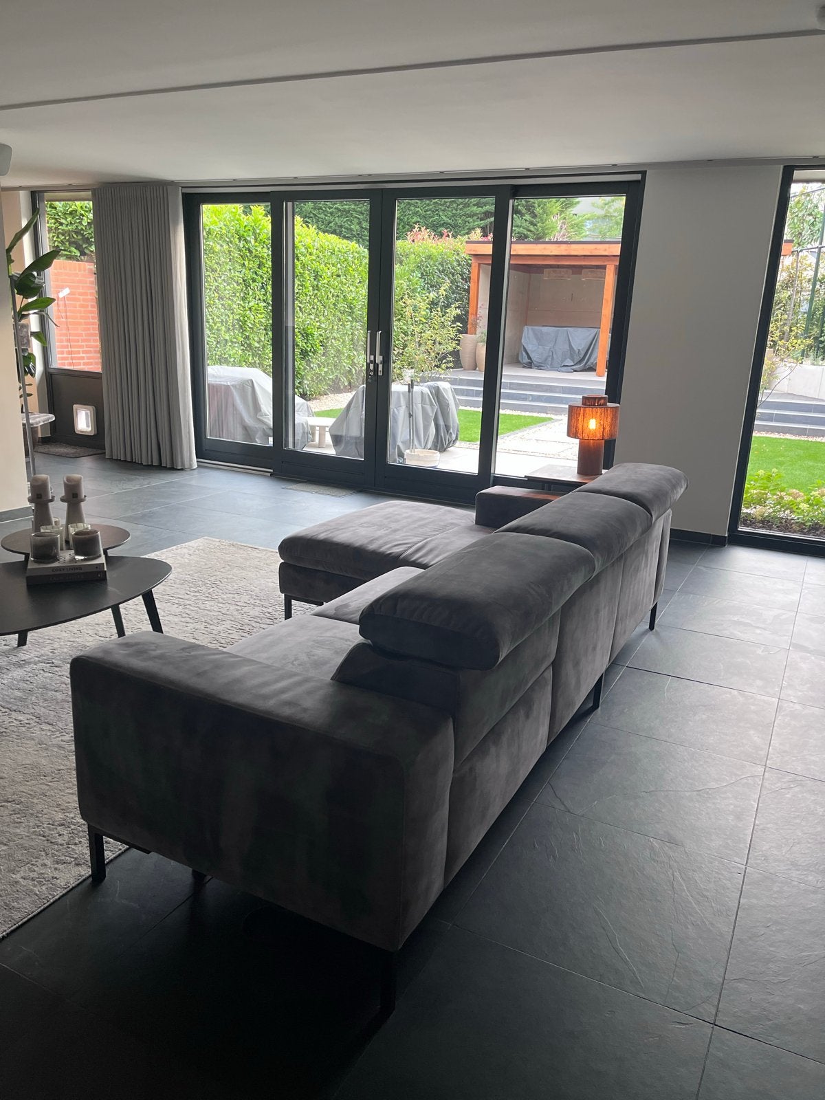 Foto 5 van Luxe Knibbeler hoekbank met motor en loungefunctie