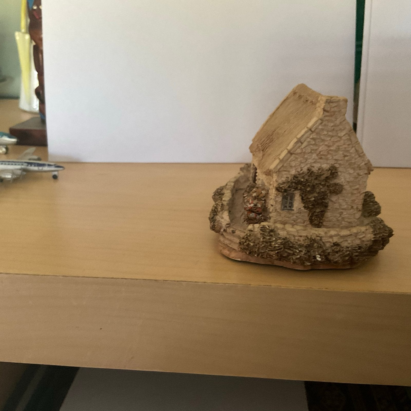 Decoratief Engels huisje met rieten dak, Ophalen of Verzenden, Nieuw, Overige typen