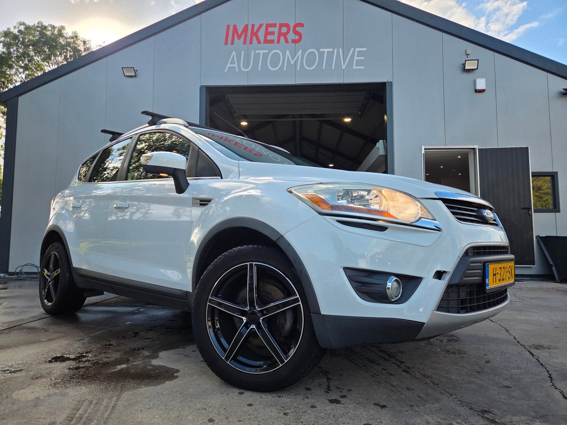 Ford Kuga 2.5 Turbo 20V Trend, Auto's, Stof, Gebruikt, Zwart, 10 km/l