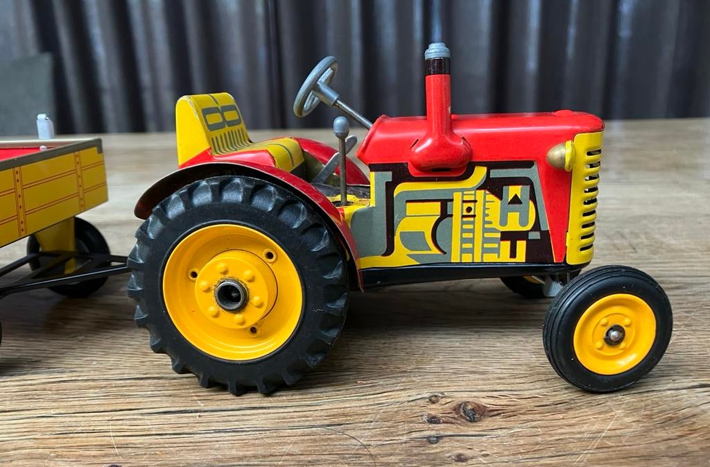 1:25 Kovap Agro Tractor Zetor met 6 werktuigen, Antiek en Kunst, Antiek | Speelgoed, Ophalen