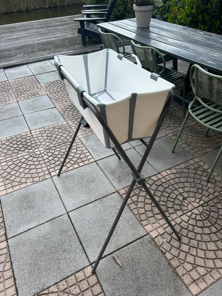 Stokke Flexi Bath met Newborn Support - Opvouwbaar Babybadje, Kinderen en Baby's, Badjes en Verzorging, Ophalen, Zo goed als nieuw