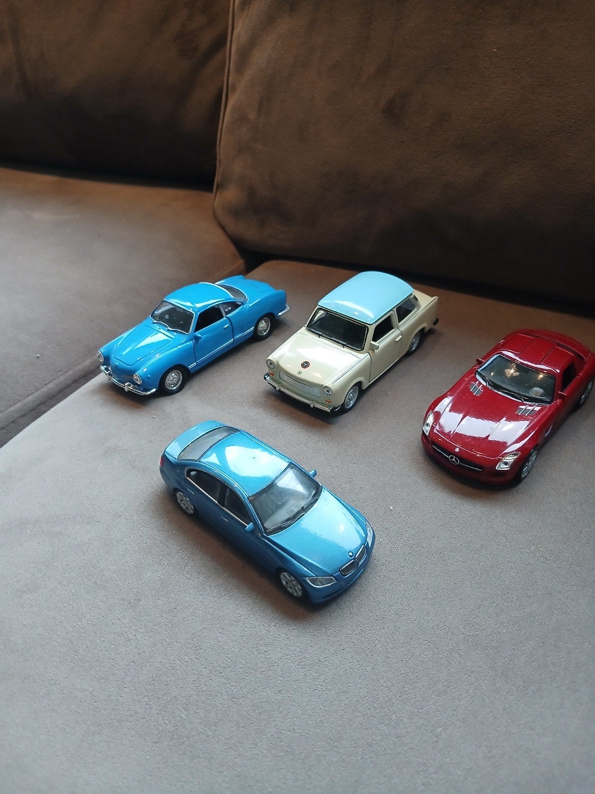 welly modem auto's bmw 330i mercedes sls amg Daimler trabant, Ophalen of Verzenden, Auto, Overige merken