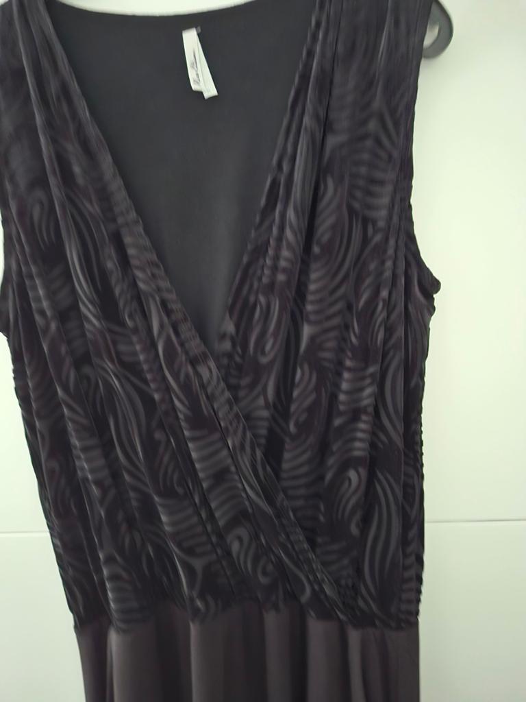 Zwarte Jumpsuit,bewerkt Fluweelachtig Bovenstuk - Maat X, Kleding | Dames, Jumpsuits, Ophalen of Verzenden, Gedragen, Maat 46/48 (XL) of groter