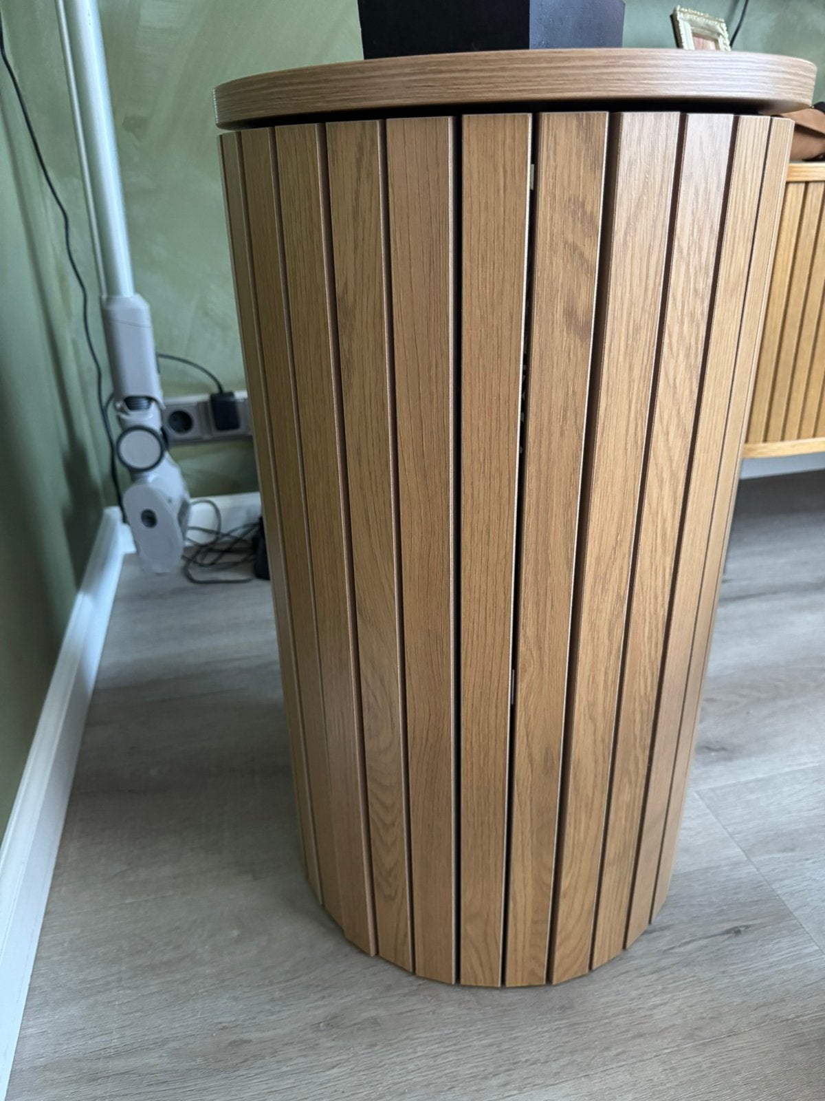 Plantentafel jysk, Huis en Inrichting, Tafels | Bijzettafels, Ophalen, Minder dan 55 cm, Rond, Zo goed als nieuw