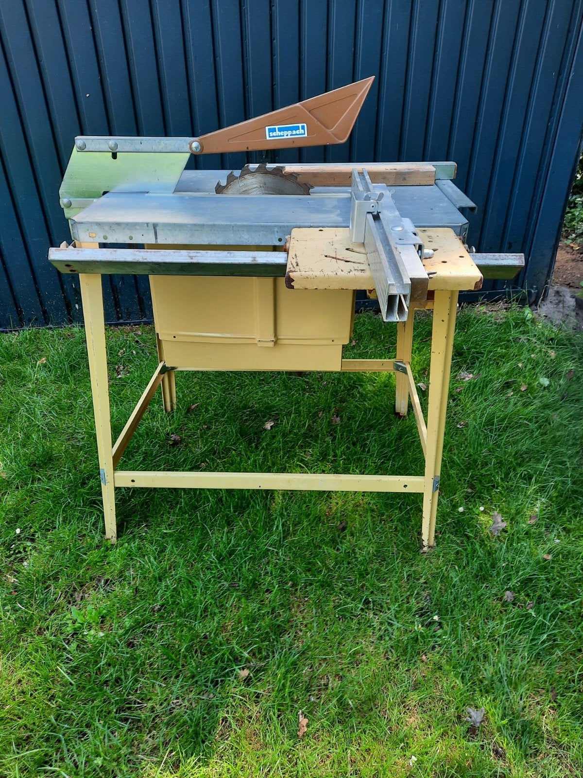 Tekoop nette en goede schepach zaagtafel en zgan widia blad, Ophalen, Gebruikt, Cirkelzaag, 70 mm of meer
