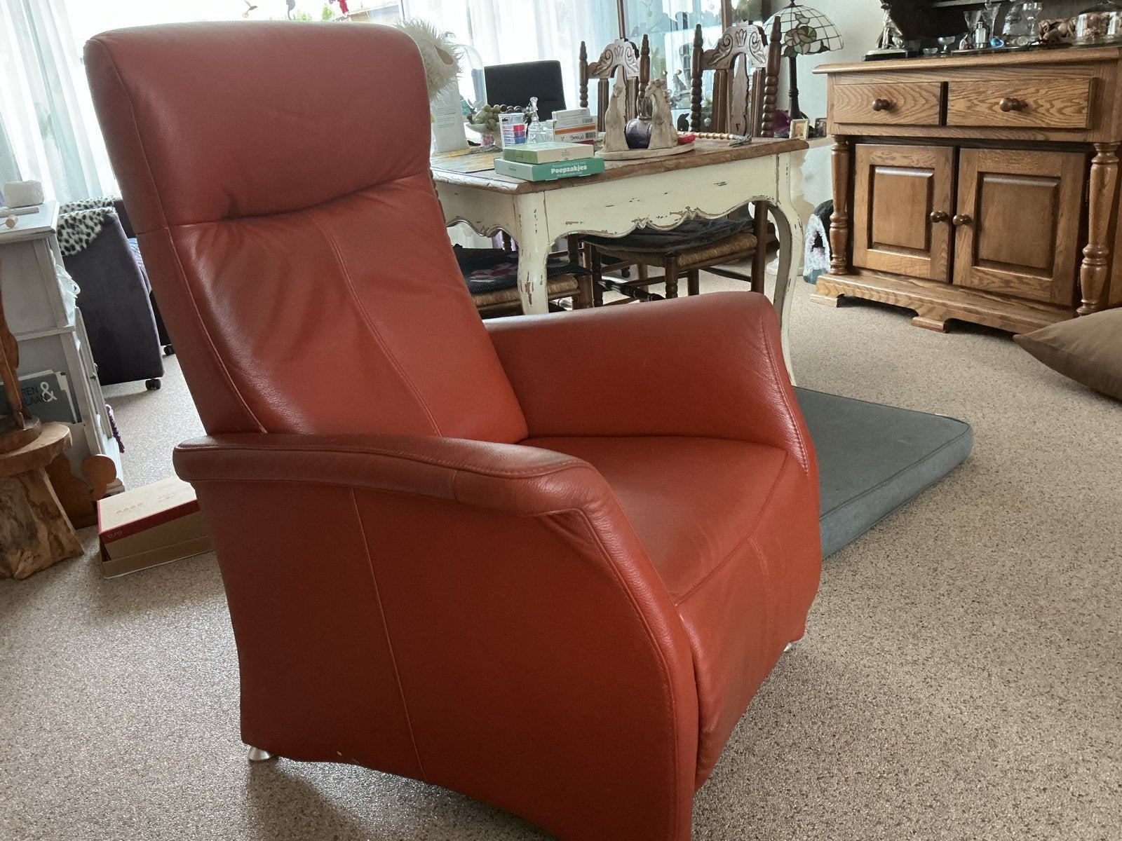 Comfortabele oranje leren relaxfauteuil, Ophalen, Gebruikt, Leer, 75 tot 100 cm