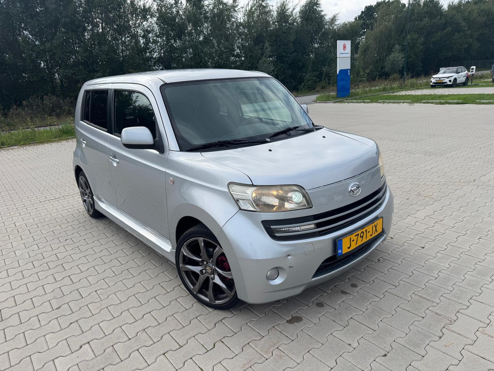 Daihatsu Materia 1.5 2008 Grijs, Auto's, Voorwielaandrijving, Stof, Zwart, 49 €/maand