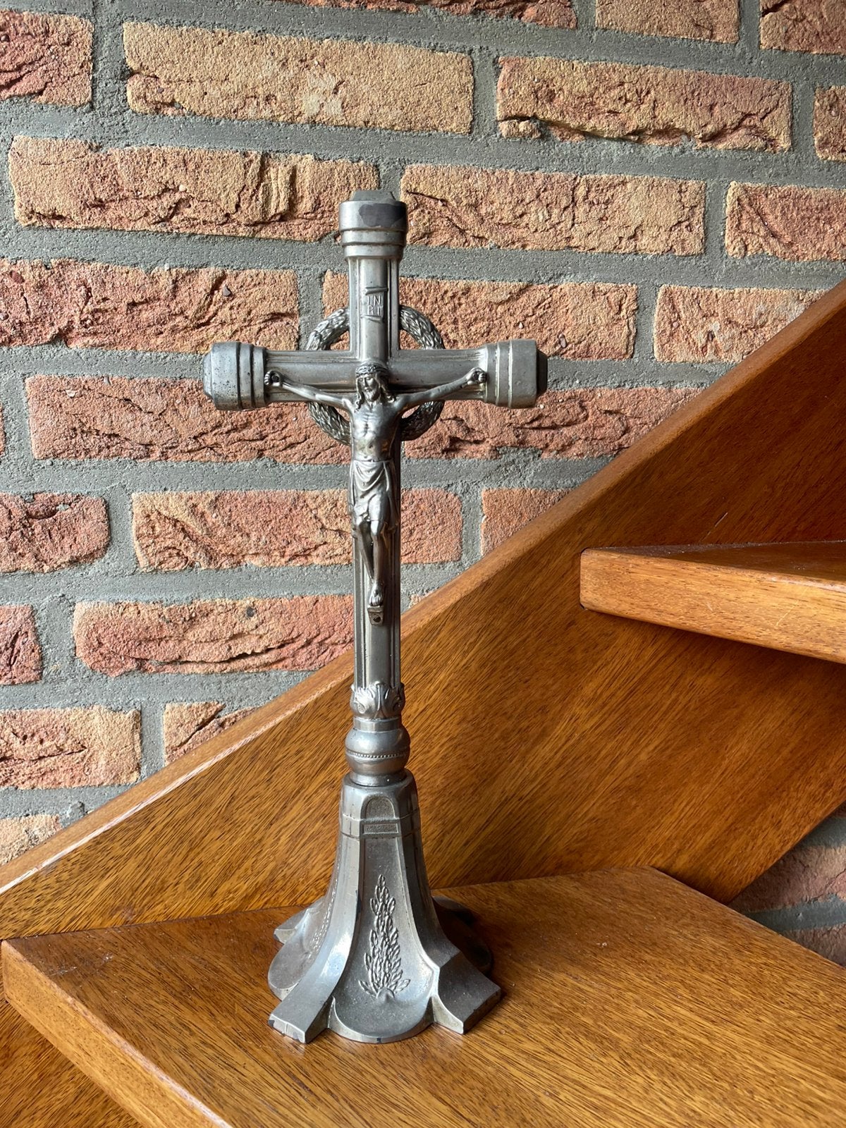 Antiek verzilverd kruisbeeld Jezus aan het Kruis Crucifix, Ophalen of Verzenden, Christendom | Katholiek