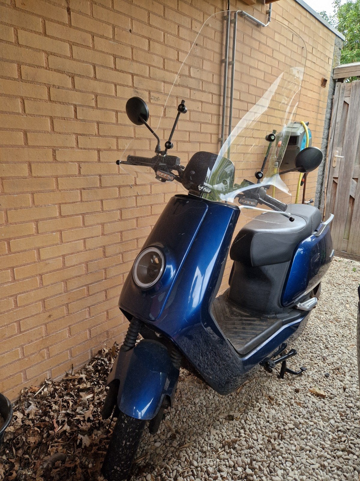 Niu elektrische scooter - Blauw, Fietsen en Brommers, Snorfietsen en Snorscooters, Ophalen, Gebruikt, Elektrisch, Overige merken