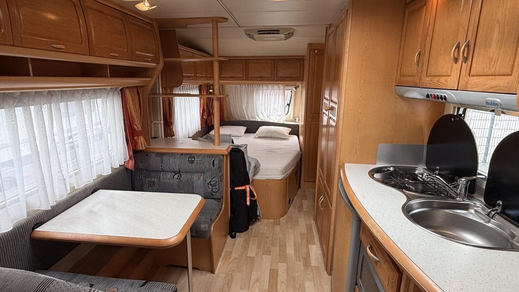 Hobby Exclusive 650 bouwjaar 2006 met voortent, Caravans en Kamperen, Hobby, Bedrijf, Treinzit, Overige typen